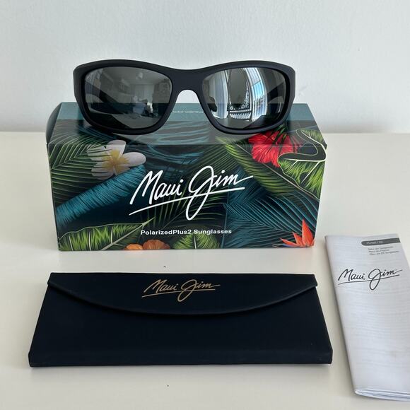 Maui Jim Maukele Sunglasses Black Gray Polarized MJ0682S-001 Made In Italy - Picture 1 of 10